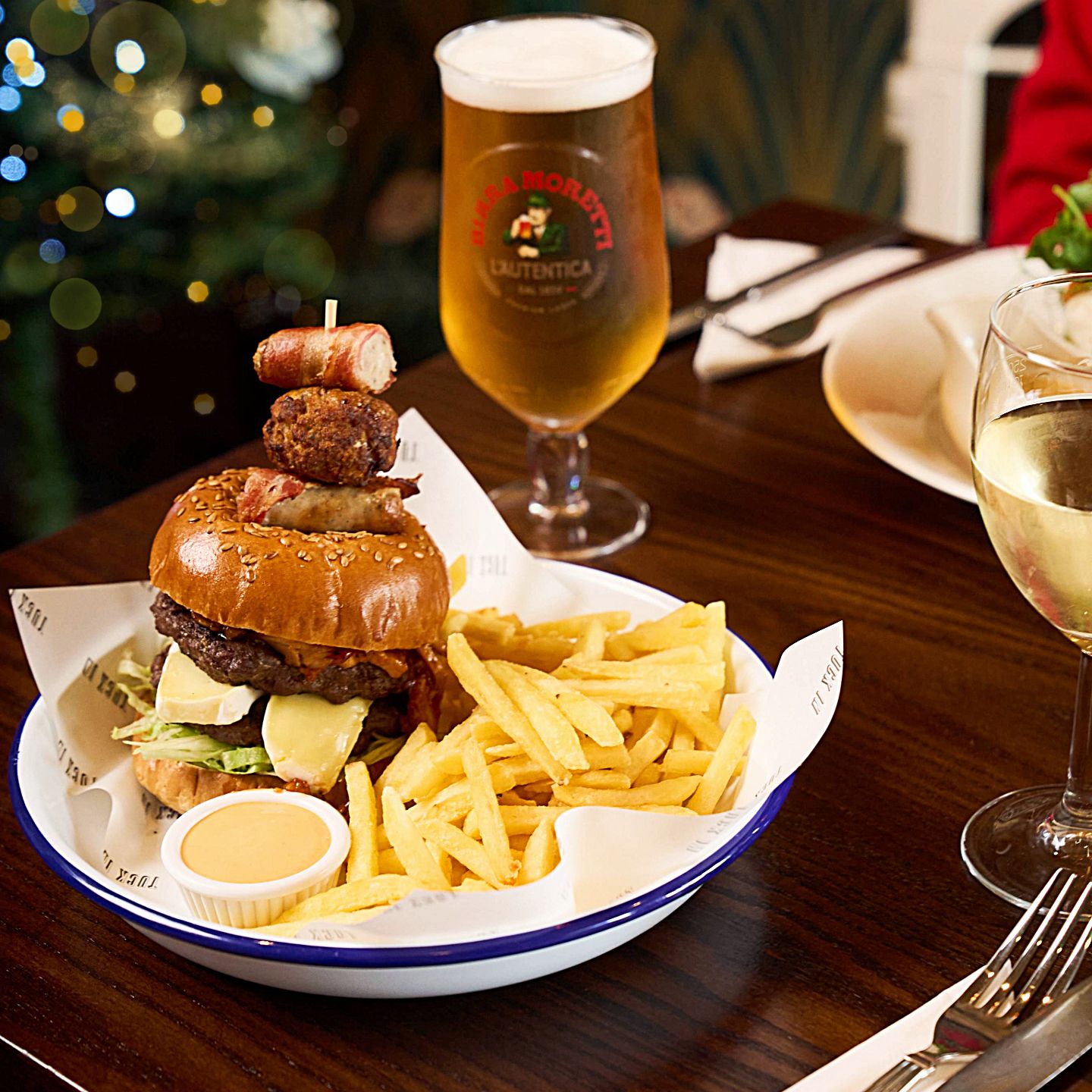 Festive Lunch & Dinner at The Swan in Kingswinford